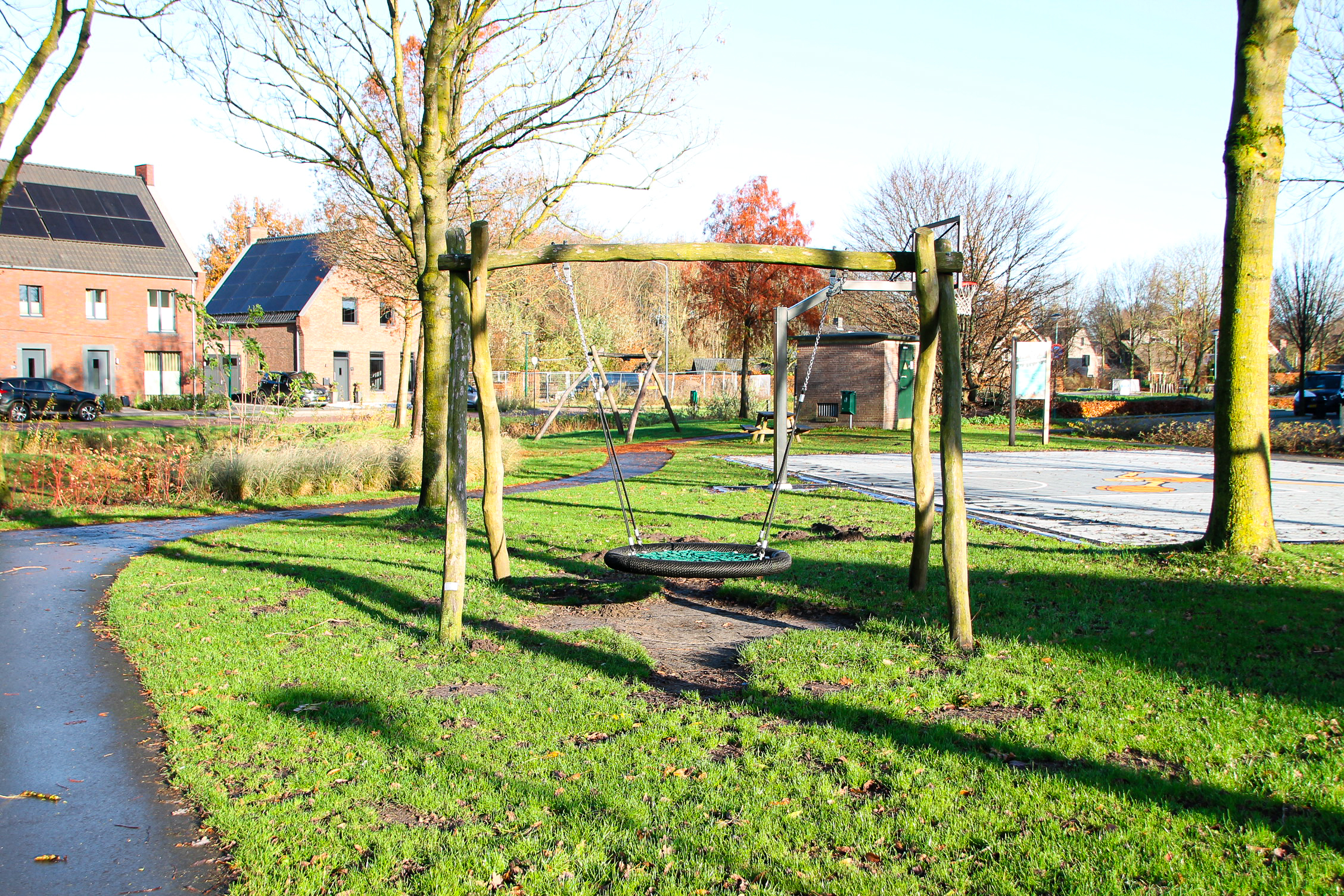 Speelpark Nieuwehof Speelpark Nieuwehof met vogelnestschommel
