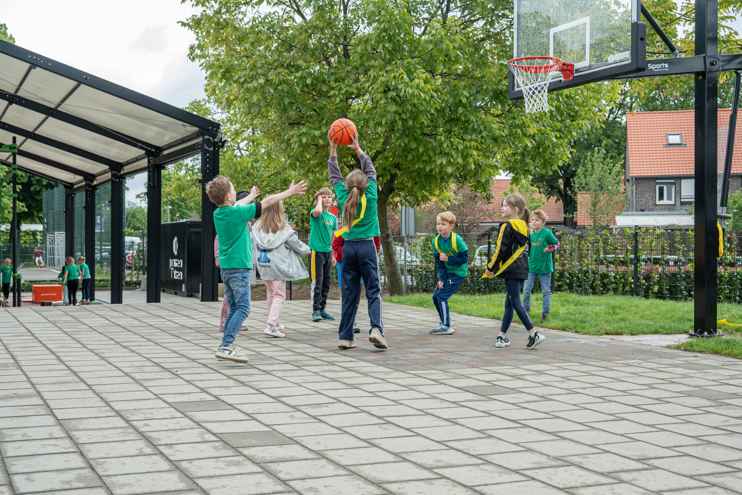 Opening Regenboog (12) basketballen bij de nieuwe Buitengymzaal de Regenboog