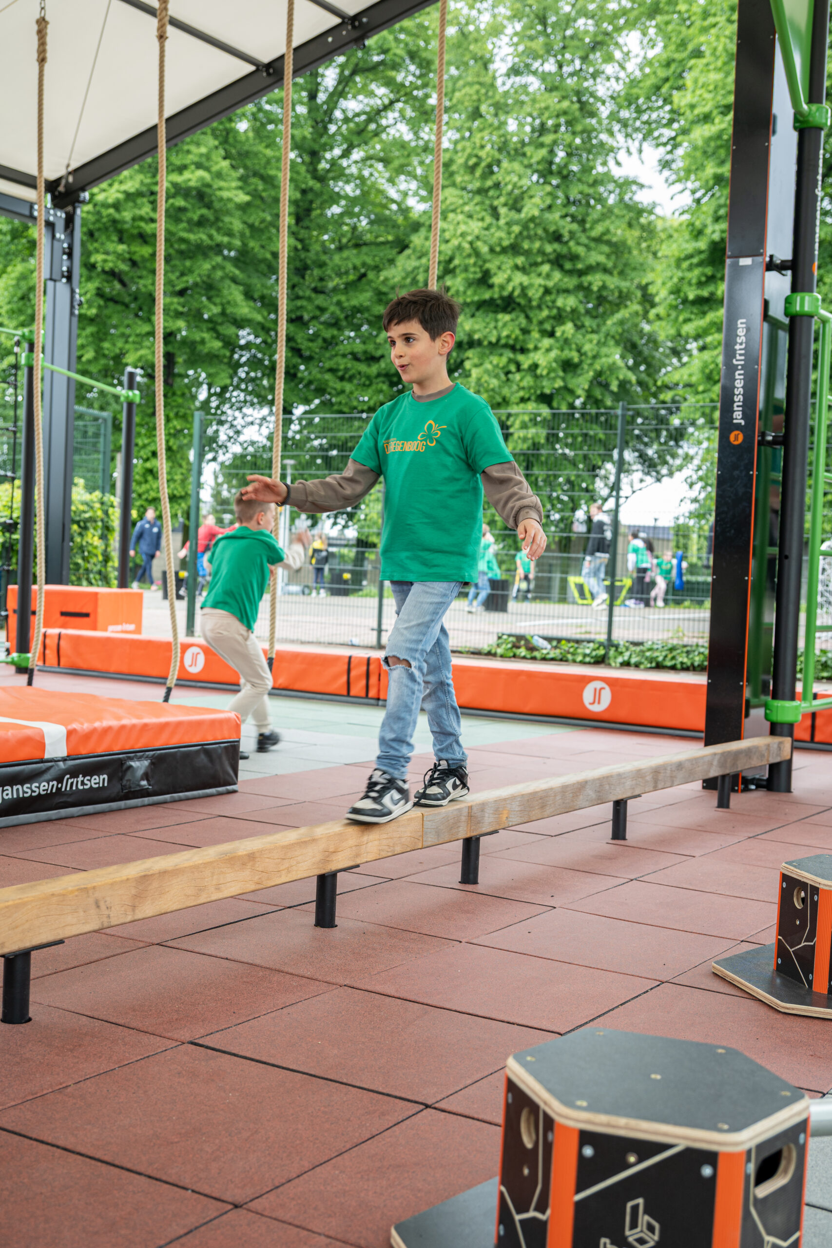 Opening Regenboog (39) balanceerparcours Buitengymzaal de Regenboog